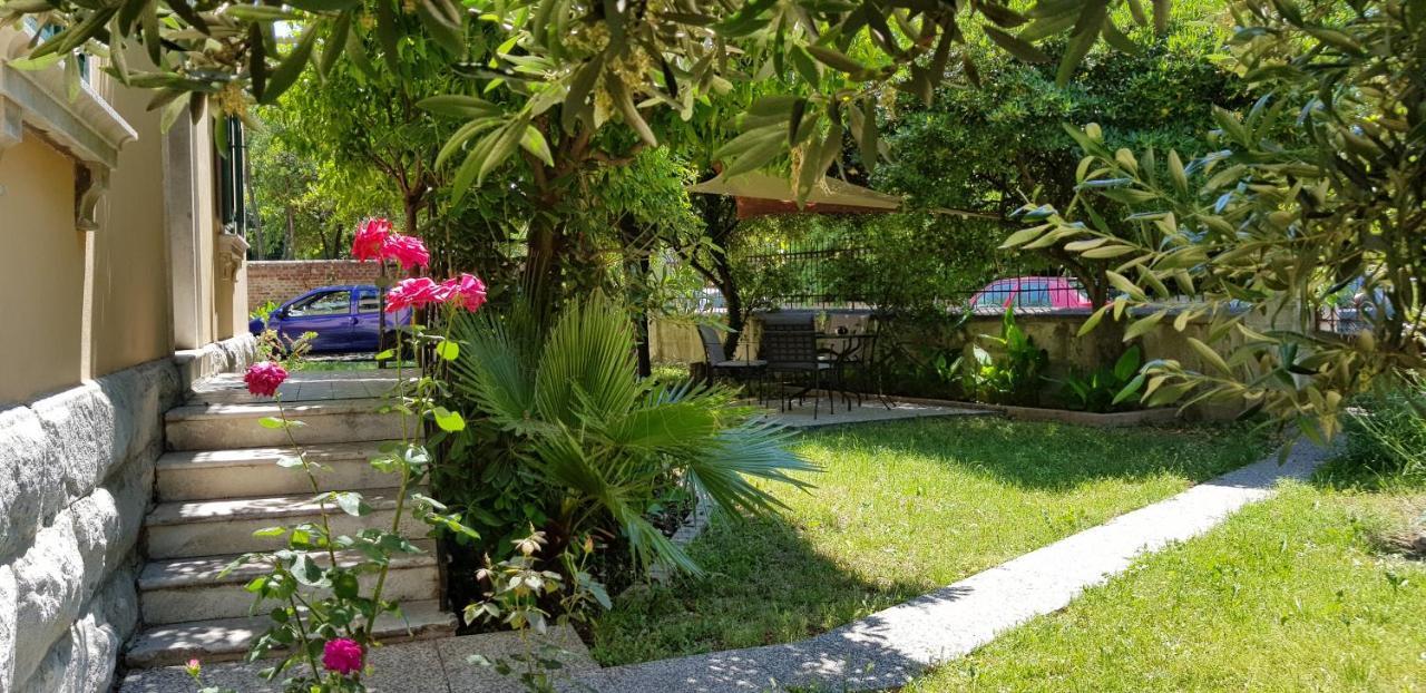 Beach City Pearls Apartments สปลิท ภายนอก รูปภาพ